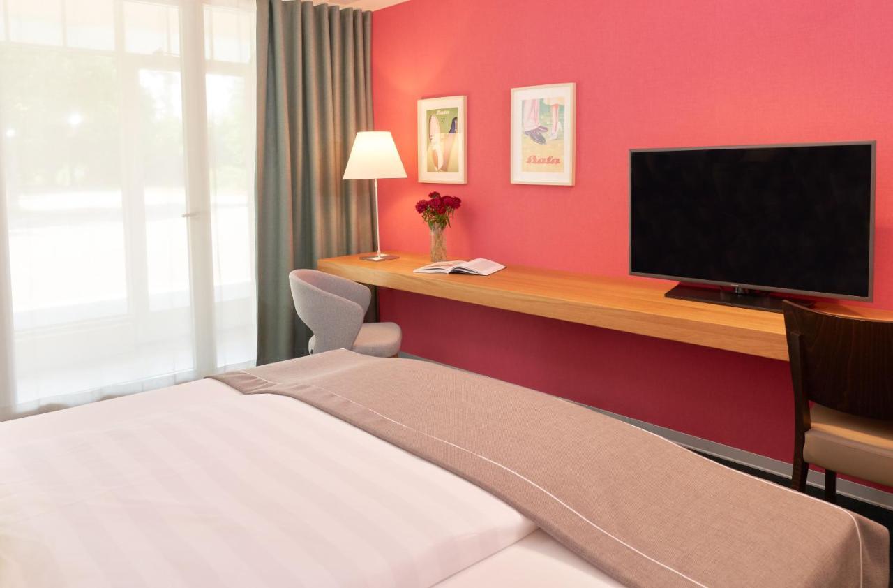 Готель Bata Club Haus Mohlin Екстер'єр фото