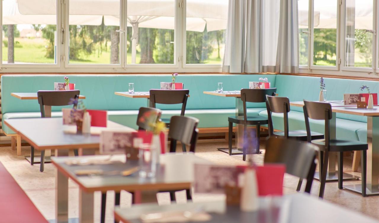 Готель Bata Club Haus Mohlin Екстер'єр фото