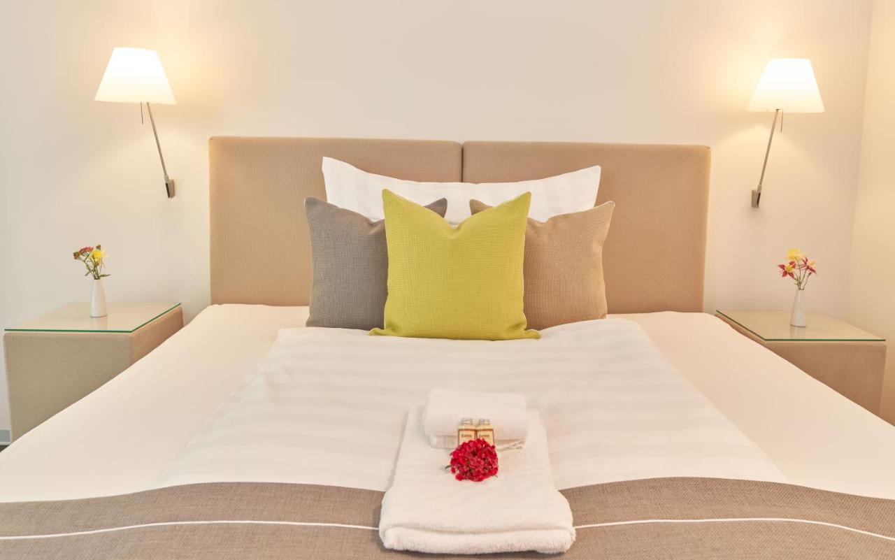 Готель Bata Club Haus Mohlin Екстер'єр фото